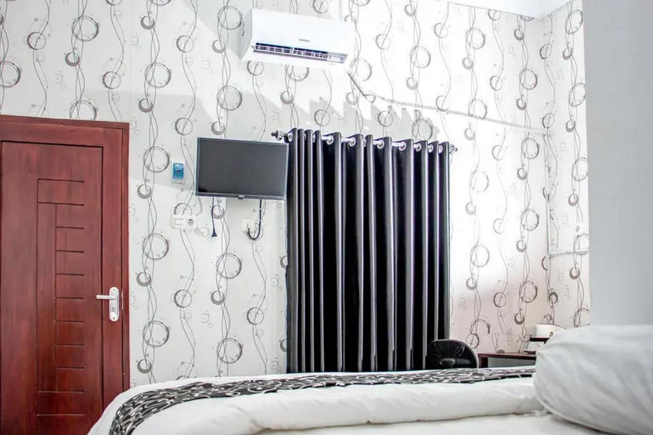 Samar Wulu Guest House Syariah Mitra Reddoorz Near Ketapang Ketapang  Exterior foto